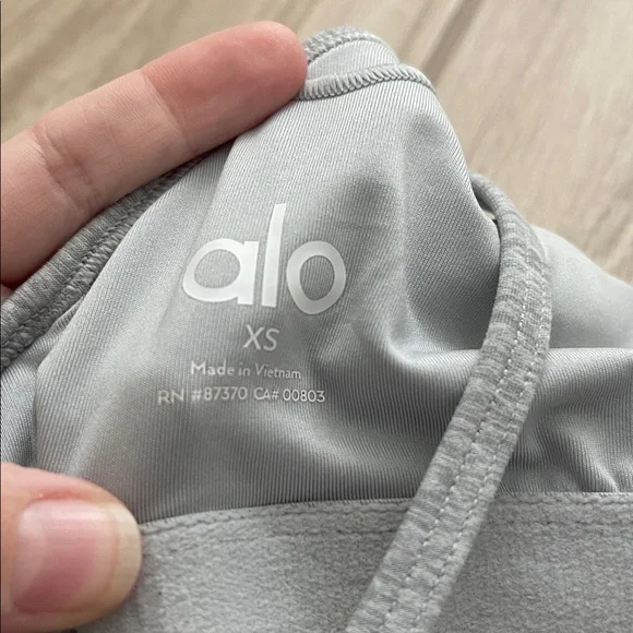 Alo Yoga Suns Out Onesie Romper One Piece Athletic Heather Grey Gray 5” Sz XS - Picture 8 of 10
